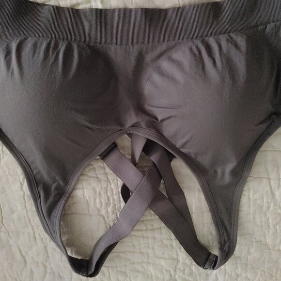 FITTIN Padded Sports Bras*3 Pack*BNWT-*Adjustable Straps*CrossBack*XL - Picture 5 of 8